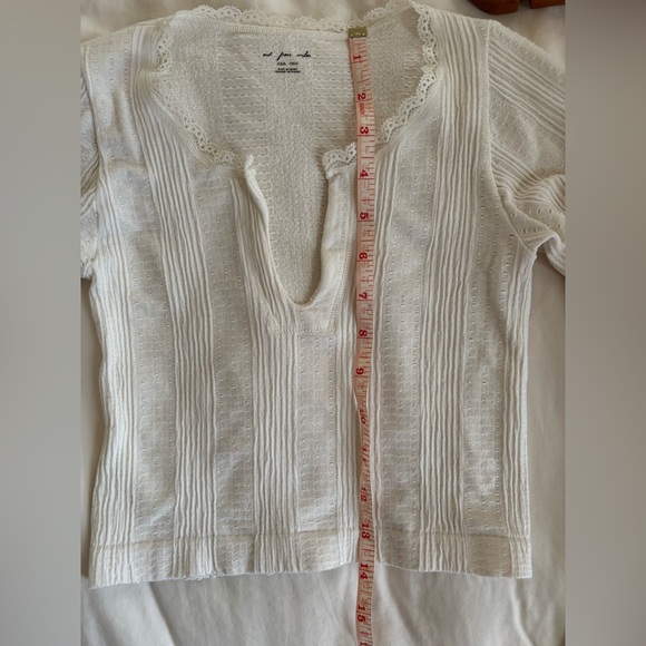 Urban Outfitters White Ribbed V-Neck Cropped Knit Top - Picture 3 of 4